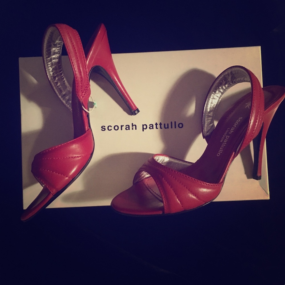 ✨💫Gorgeous Red Leather Heels💄 NWT Made in Italy